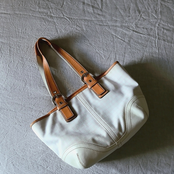 Elegant Coach Plaid White and Tan Women's Tote Bag - Picture 1 of 7